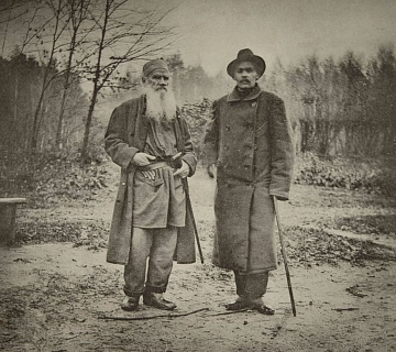 Л. Н. Толстой и А. М. Горький. Ясная Поляна. 8 октября 1900. Автор фото: С. А. Толстая